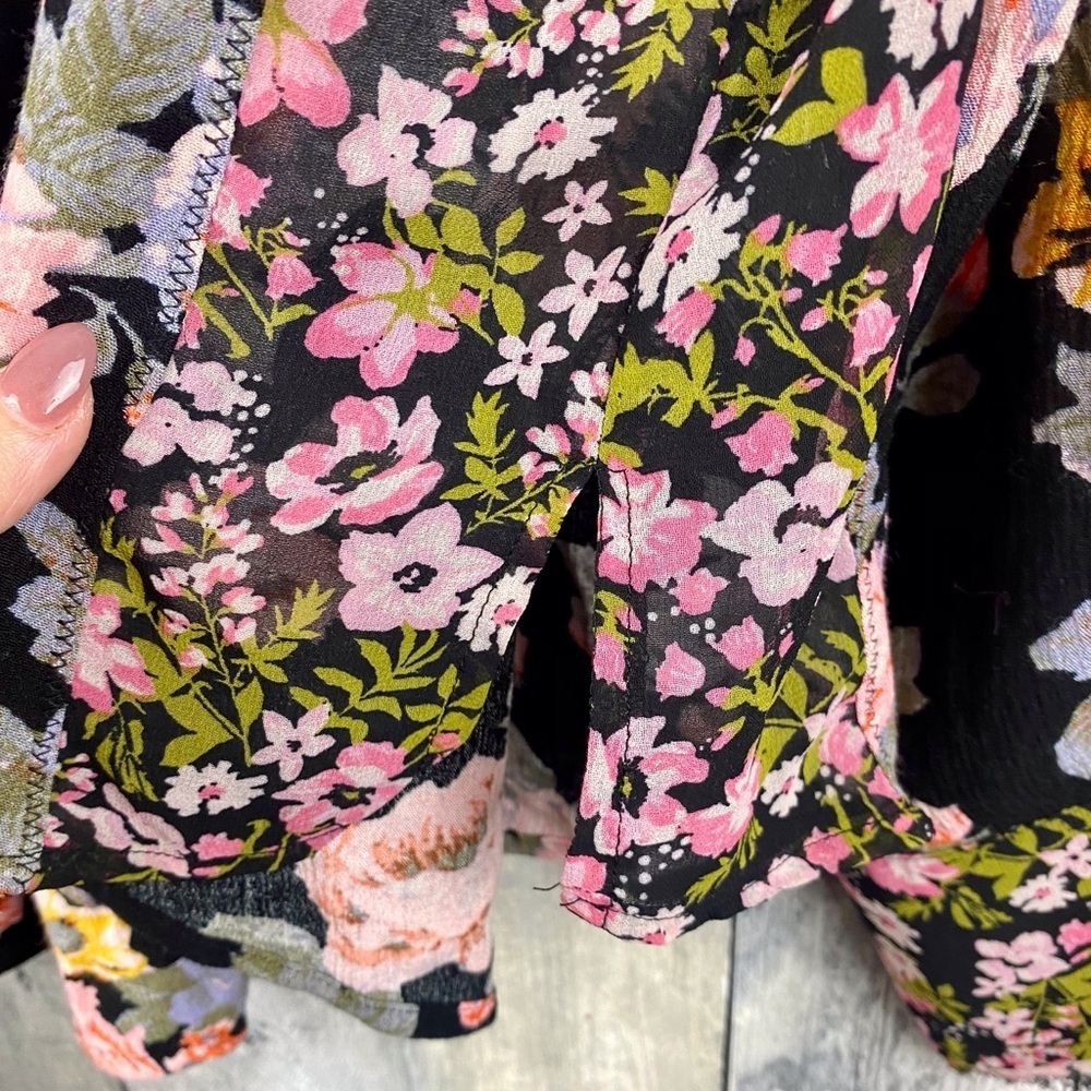 Free People Hold On To Me Floral Print Blouse in Black Combo Size Medium. - Picture 8 of 15